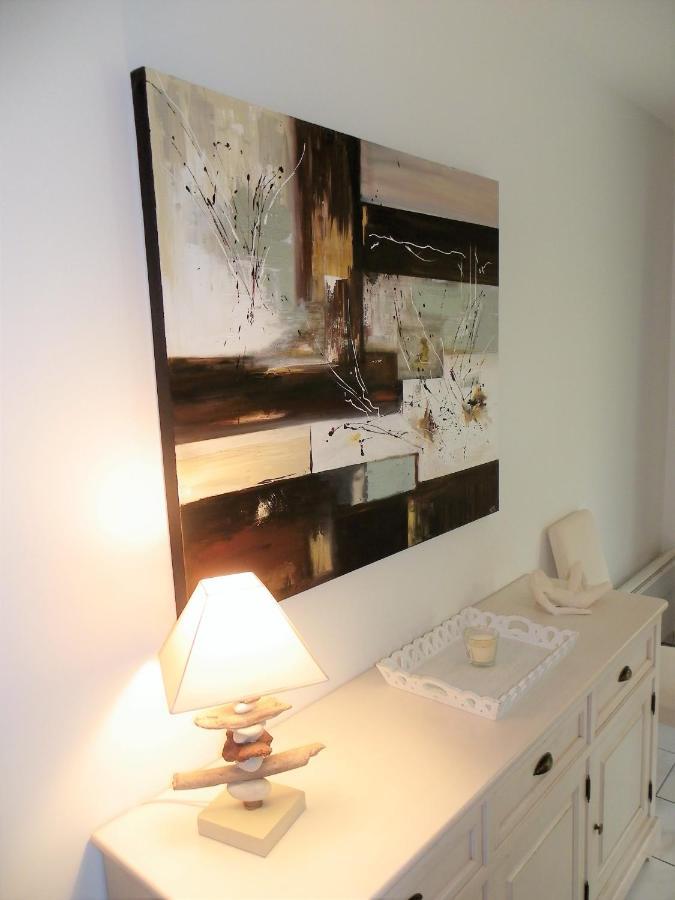 Appartement 90 M2 Avec Parking Terrasse Balcons, Proche Du Port Et Plages *