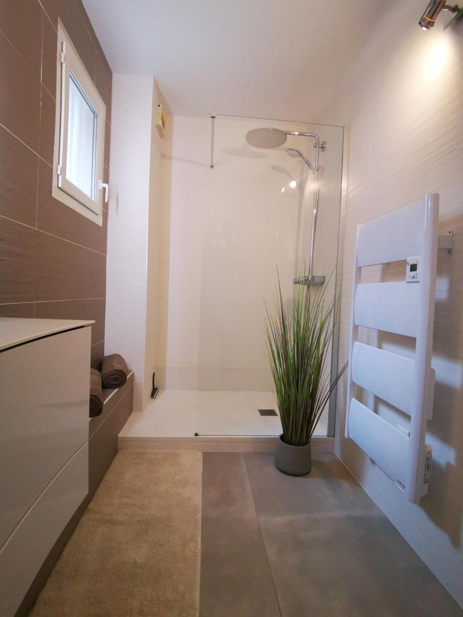 Apartment 90 M2 Avec Parking Terrasse Balcons, Proche Du Port Et Plages Arcachon