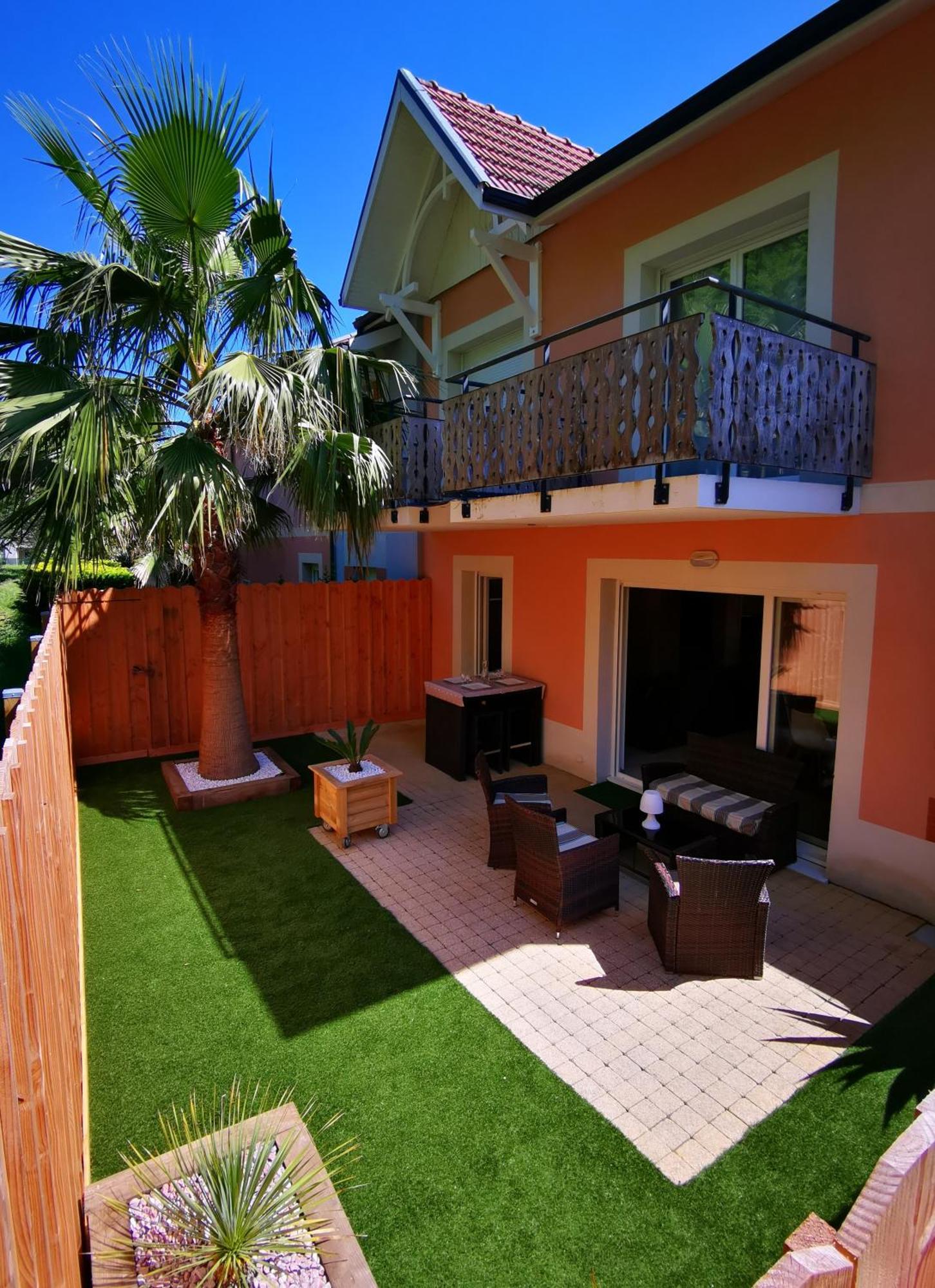 90 M2 Avec Parking Terrasse Balcons, Proche Du Port Et Plages Appartement *