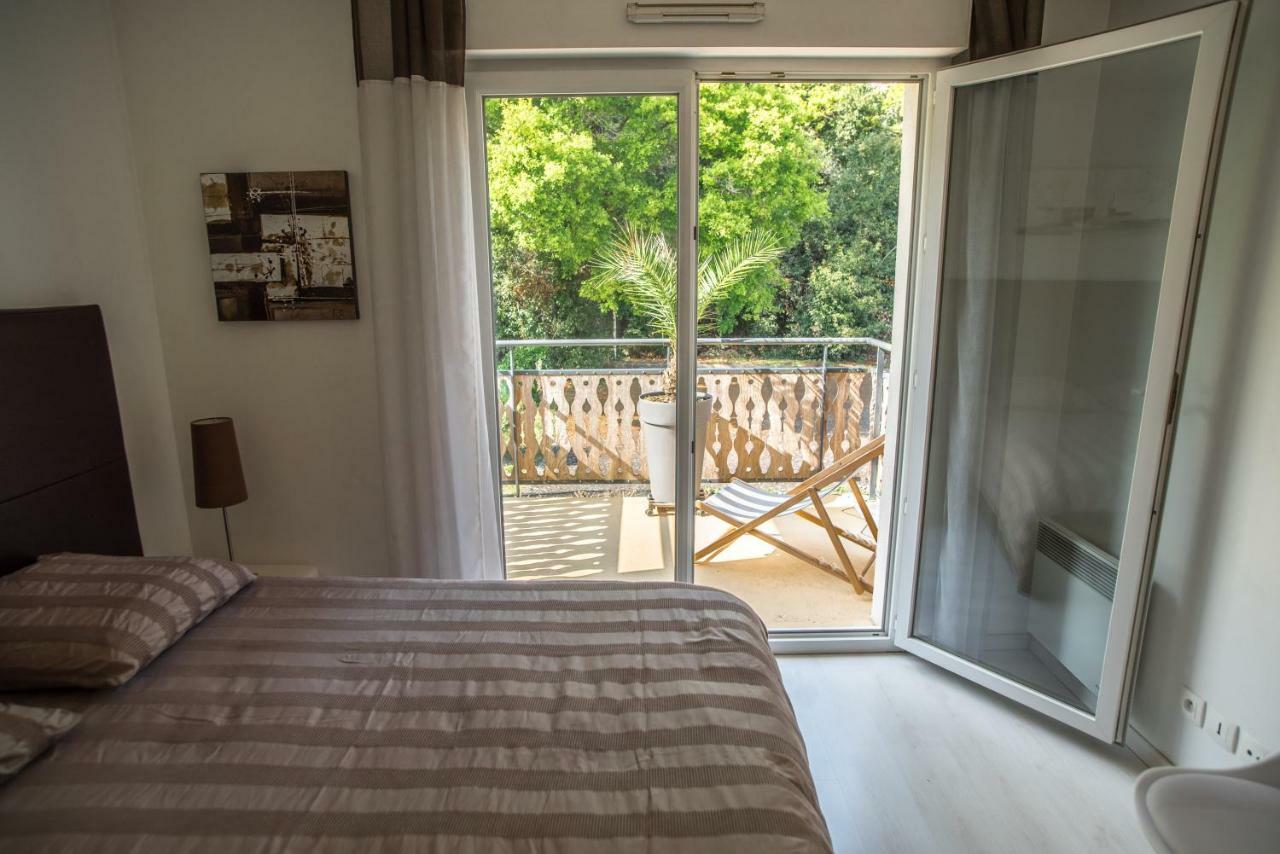 90 M2 Avec Parking Terrasse Balcons, Proche Du Port Et Plages Apartment *